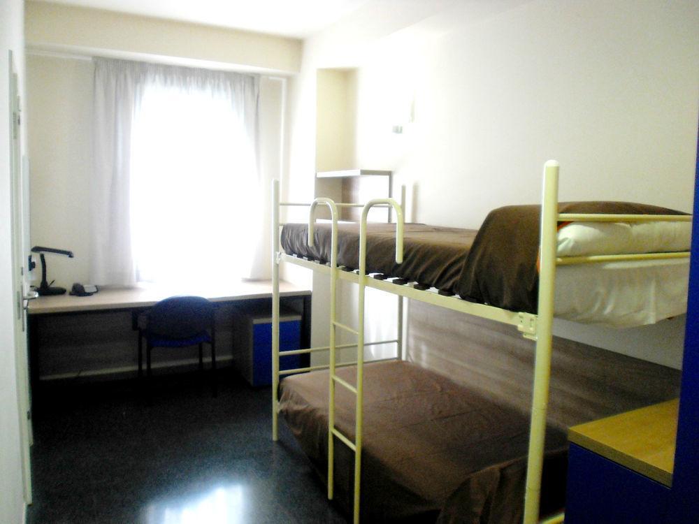 Apartament Residencia Universitaria Damia Bonet Walencja Zewnętrze zdjęcie