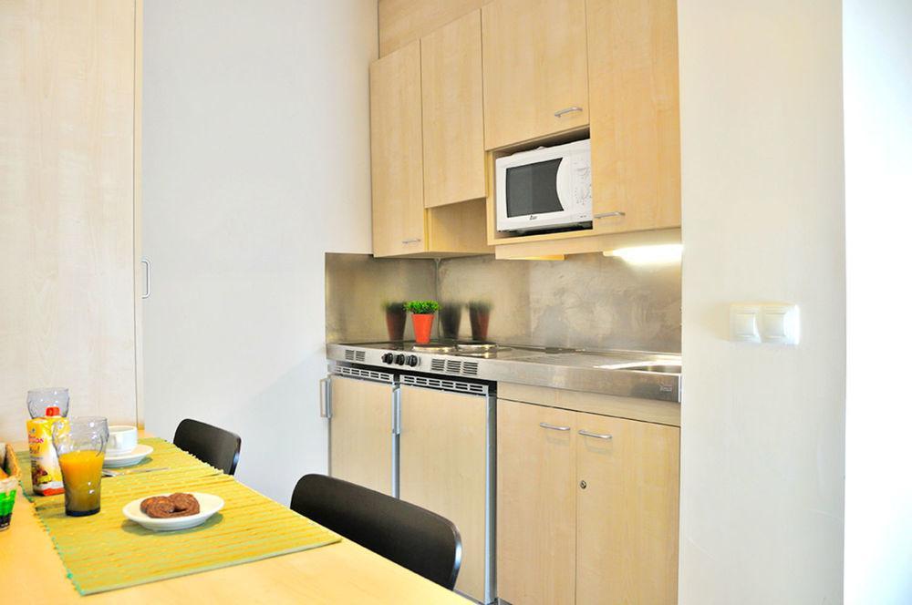 Apartament Residencia Universitaria Damia Bonet Walencja Zewnętrze zdjęcie